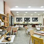 Santiago Plaza, Affiliated By Melia ホテル 4*