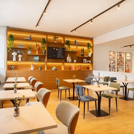 Hotel Santiago Plaza Affiliated By Meliá 4*