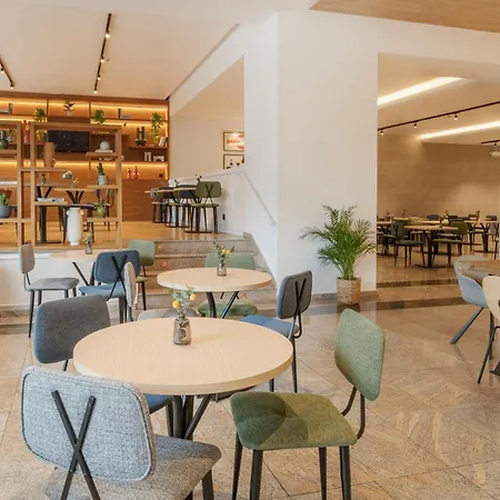Santiago Plaza, Affiliated By Melia 4*