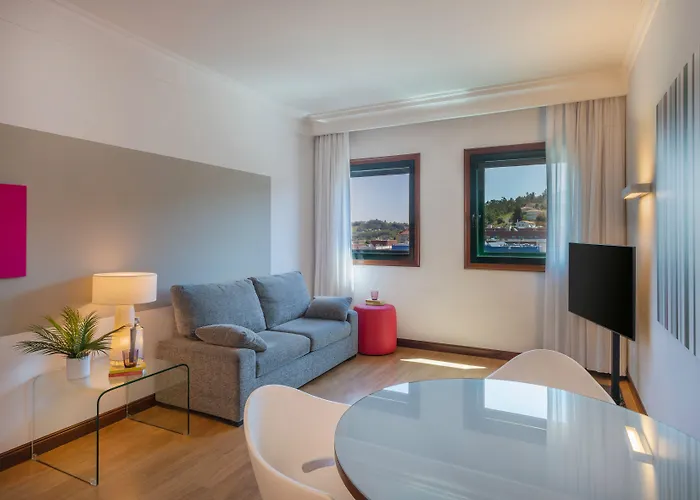 Santiago Plaza Affiliated By Melia Ξενοδοχείο Σαντιάγο ντε Κομποστέλα