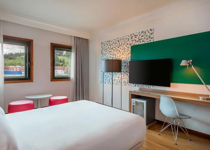 מלון Santiago Plaza Affiliated By Melia סנטיאגו דה קומפוסטלה