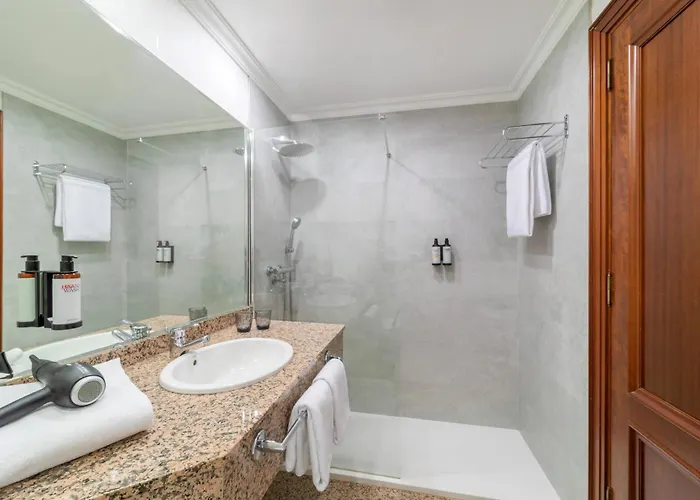 Ξενοδοχείο Santiago Plaza Affiliated By Melia 4*