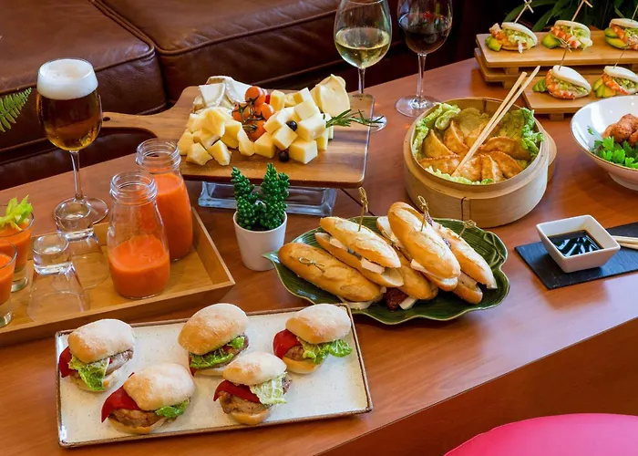 מלון Santiago Plaza Affiliated By Melia 4*